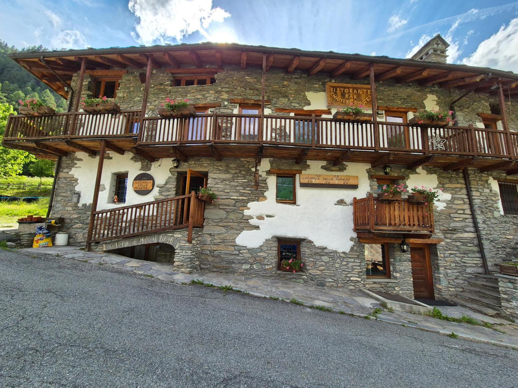 Hotel La Mine D'Antan Ollomont Exterior foto